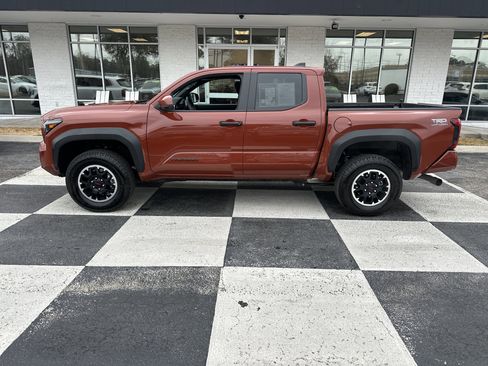 Used 2025 Toyota Tacoma TRD Off-Road image 1
