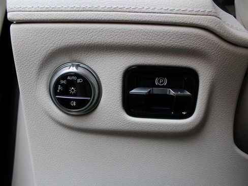 Used 2023 Mercedes-Benz EQS 580 4MATIC SUV image 18