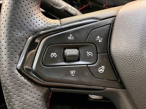 Used 2024 Chevrolet Trax RS FWD image 12