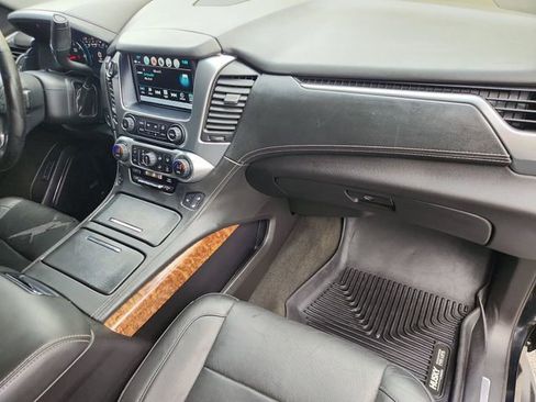 Used 2017 Chevrolet Suburban Premier image 30