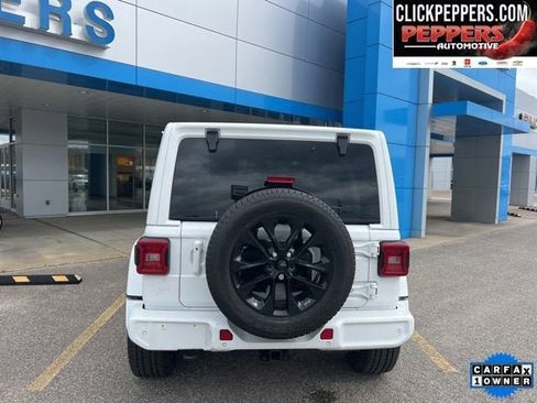 Used 2022 Jeep Wrangler Unlimited Sahara AWD/4WD image 4