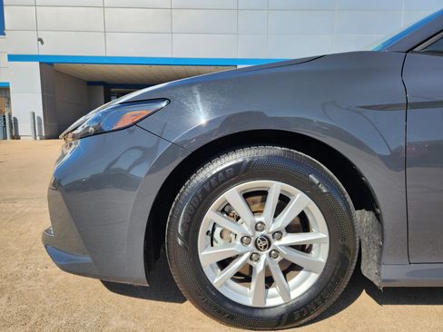 Used 2025 Toyota Camry LE image 9