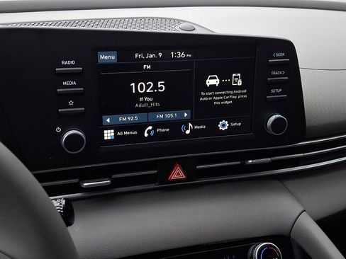 Certified 2025 Hyundai Elantra Sport image 17