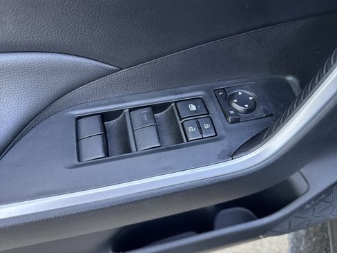 Used 2024 Toyota RAV4 LE AWD/4WD image 7