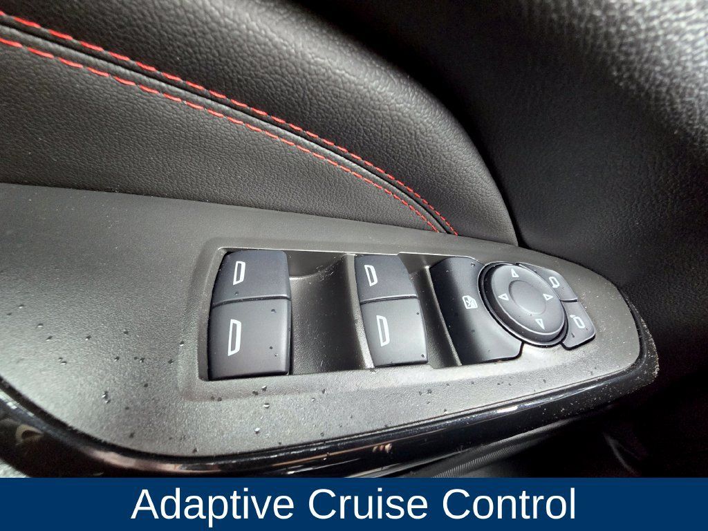 Used 2025 Chevrolet Trax RS w/ Sunroof Package FWD image 20