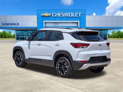 Certified 2023 Chevrolet TrailBlazer LT w/ Convenience Package FWD image 3