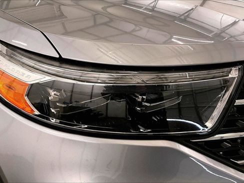 Certified 2021 Ford Explorer XLT w/ Equipment Group 202A image 28