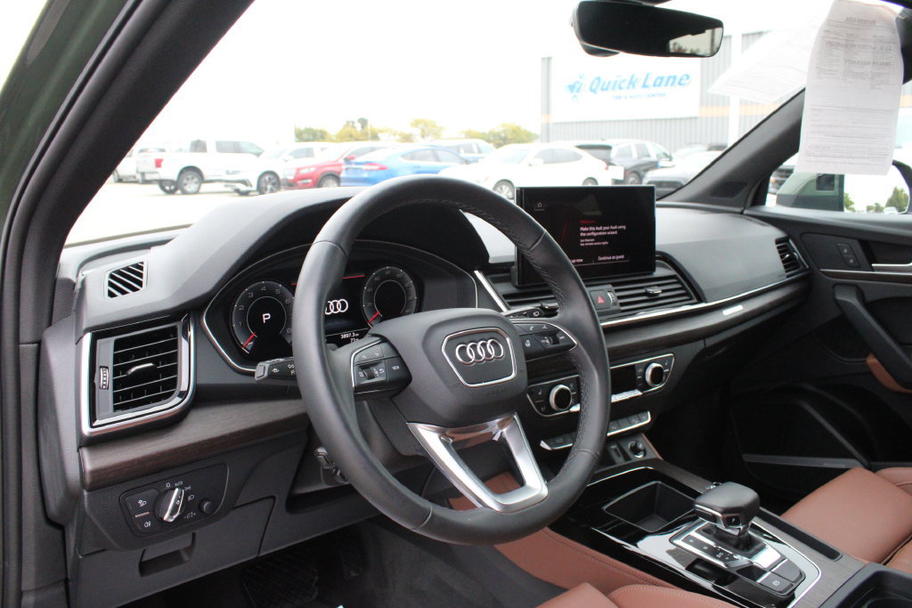 Used 2025 Audi Q5 2.0T Premium Plus AWD/4WD image 2