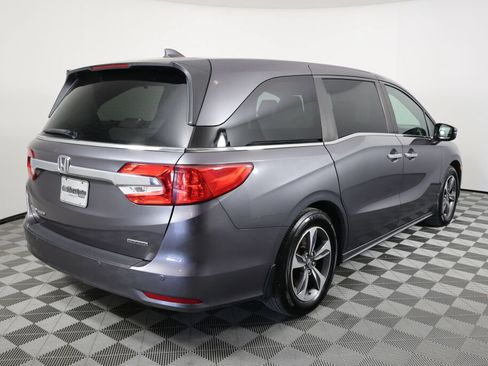 Used 2018 Honda Odyssey Touring image 2