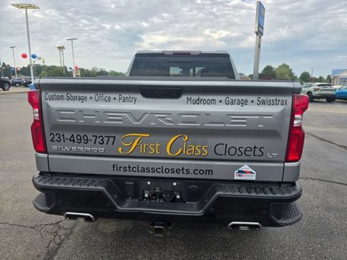 Used 2024 Chevrolet Silverado 1500 LT Trail Boss w/ LT Trail Boss Premium Package AWD/4WD image 5