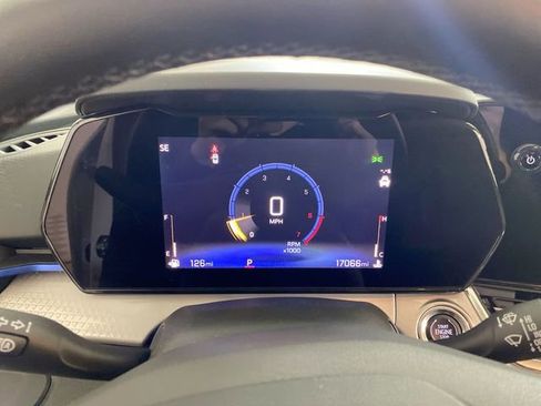 Used 2024 Chevrolet Trax LT w/ Sunroof Package FWD image 37