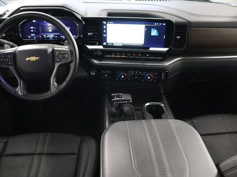 Used 2024 Chevrolet Silverado 1500 High Country w/ High Country Premium Package AWD/4WD image 2