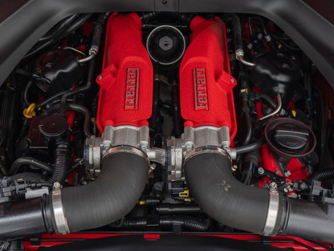 Used 2016 Ferrari California T image 12