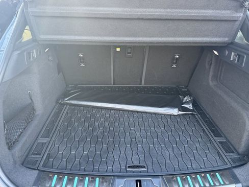 Used 2022 Jaguar F-PACE SVR image 33