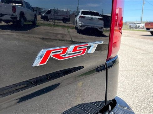 Used 2022 Chevrolet Silverado 1500 RST w/ Convenience Package II RWD image 21