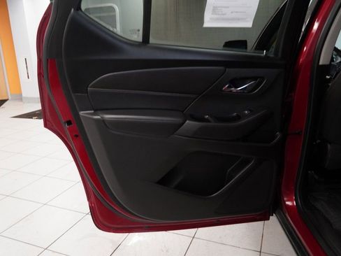 Used 2018 Chevrolet Traverse LT image 24