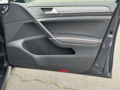 Used 2019 Volkswagen GTI SE FWD image 8