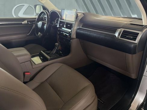 Certified 2022 Lexus GX 460 Premium w/ Premium Package AWD/4WD image 29