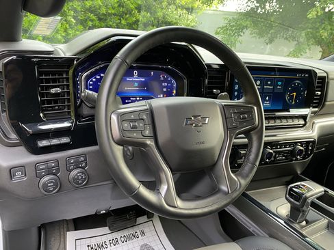 Used 2025 Chevrolet Silverado 1500 ZR2 w/ Technology Package AWD/4WD image 17