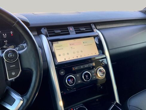Used 2018 Land Rover Discovery HSE Luxury AWD/4WD image 6