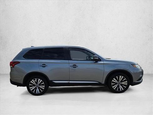 Used 2019 Mitsubishi Outlander SE FWD image 4