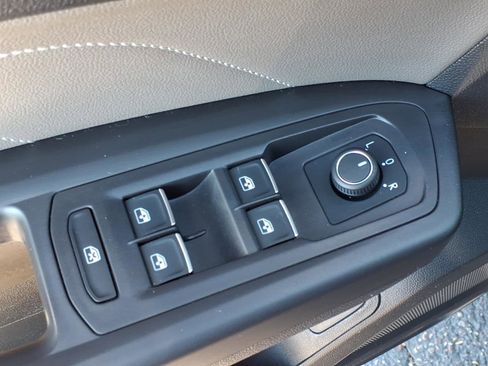 Certified 2023 Volkswagen Atlas SE w/ Black Wheel Package image 19