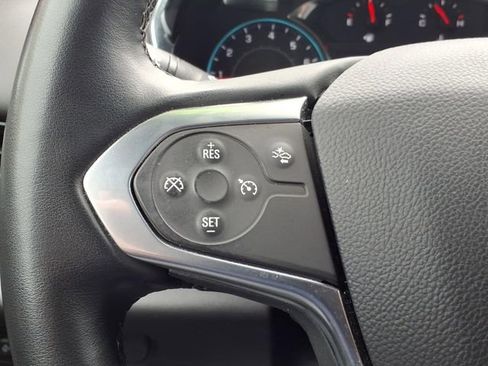 Used 2023 Chevrolet Traverse LT FWD image 32