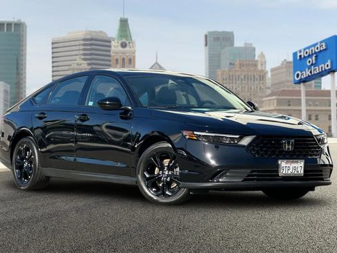 Used 2025 Honda Accord SE image 2