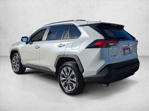 Certified 2022 Toyota RAV4 XLE Premium image 8