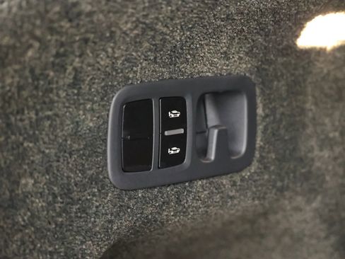 Used 2019 Bentley Bentayga image 63