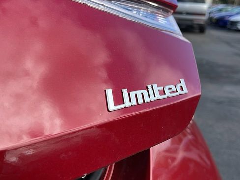 New 2025 Hyundai Elantra Limited image 30