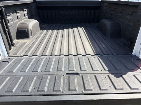 Used 2025 GMC Sierra 1500 AT4 AWD/4WD image 25