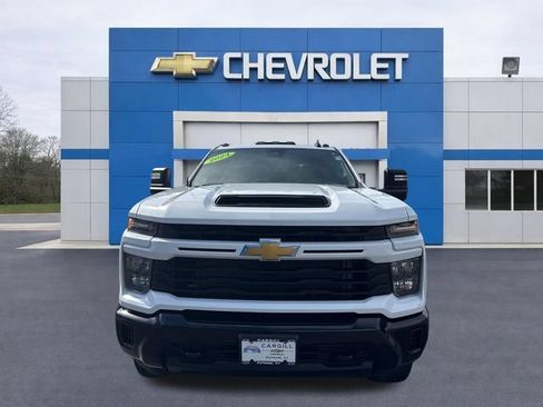 Used 2024 Chevrolet Silverado 2500 Custom w/ Custom Value Package AWD/4WD image 2