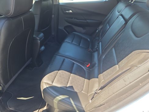 Used 2023 Chevrolet Bolt LT w/ Infotainment Package FWD image 32