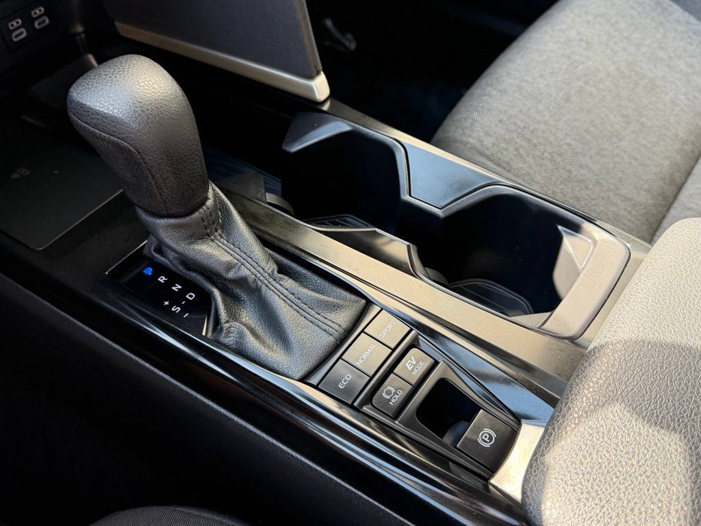 Used 2025 Toyota Camry LE FWD image 13