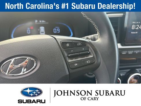 Used 2023 Hyundai Venue Limited w/ Cargo Package FWD image 17