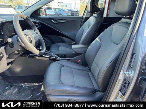 Used 2023 Kia Niro EX Touring image 17