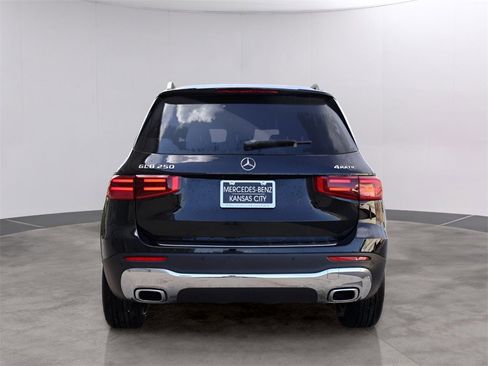 New 2025 Mercedes-Benz GLB 250 4MATIC image 6