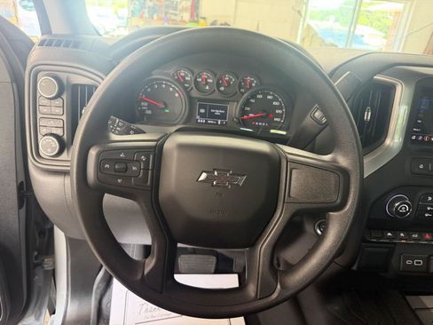 Used 2024 Chevrolet Silverado 1500 Custom Trail Boss w/ Turbomax Blackout Package AWD/4WD image 15