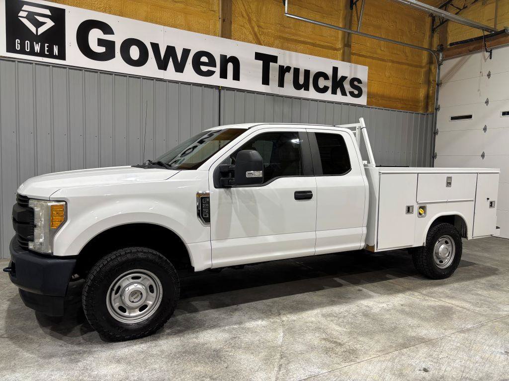 Used 2017 Ford F250 XL w/ Power Equipment Group AWD/4WD image 4