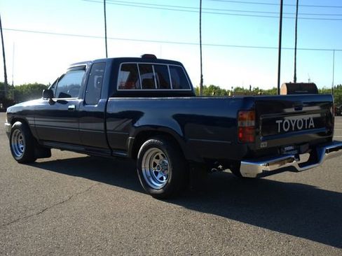 Used 1994 Toyota Pickup DX image 16