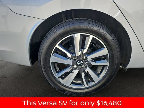 Used 2025 Nissan Versa SV FWD image 43