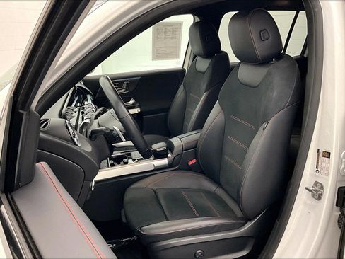 Certified 2023 Mercedes-Benz GLB 250 4MATIC image 16
