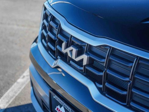 Used 2023 Kia Telluride S image 3