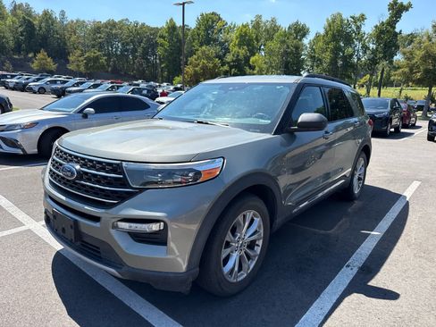 Used 2020 Ford Explorer XLT w/ Equipment Group 202A RWD image 6