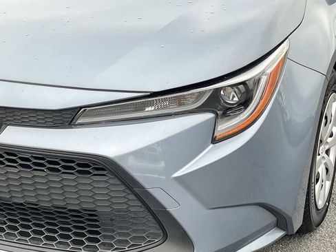 Used 2022 Toyota Corolla LE image 9