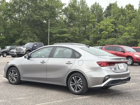 Used 2024 Kia Forte LXS FWD image 12