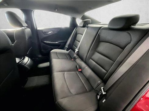 Used 2025 Chevrolet Malibu RS FWD image 28