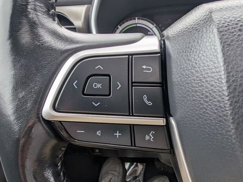 Used 2022 Toyota Highlander XLE image 30