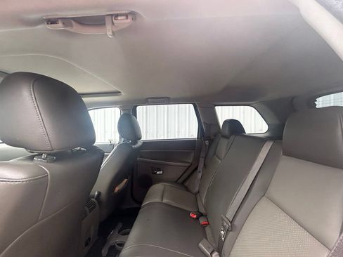 Used 2009 Jeep Grand Cherokee Laredo AWD/4WD image 14